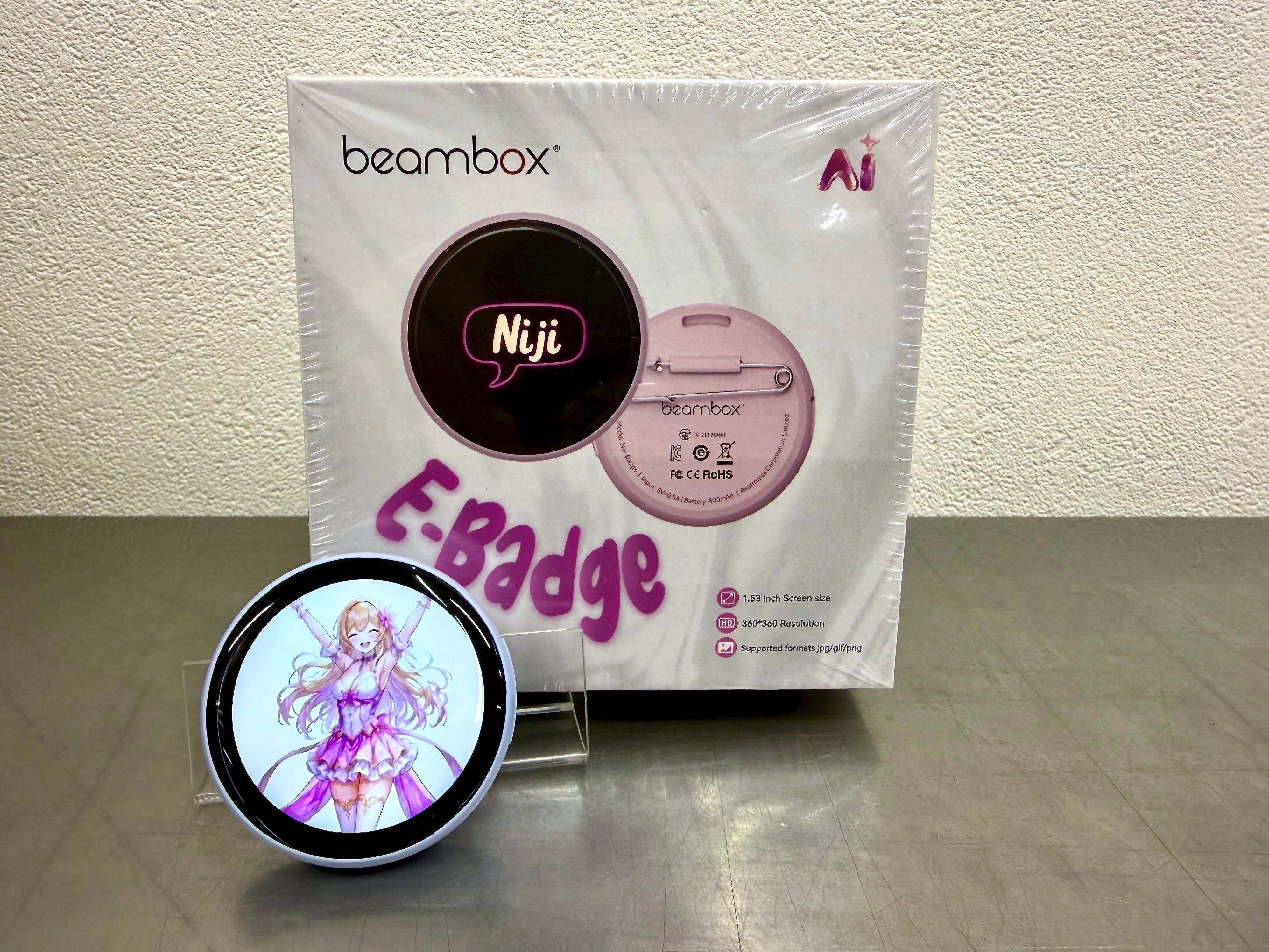 【2026/07/04 新入荷】スマホからアプリを使って簡単転送！動画も表示可能な液晶バッジ「Niji Badge」が新登場！