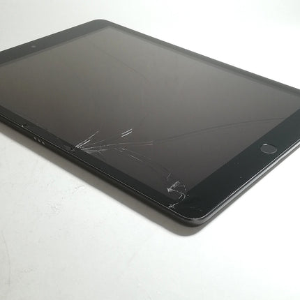 iPad / Wi-Fiモデル / 10.2インチ / 第9世代 / 2021 / 64GB / スペースグレイ / ランク:D / MK2K3J/A / A2602 【中古品管理番号:38400】