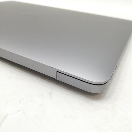 MacBook Air M1 / 13インチ / Mid2020 / 8GB / 256GB / スペースグレイ / ランク:C / MGN63J/A / 【中古品管理番号:41056】
