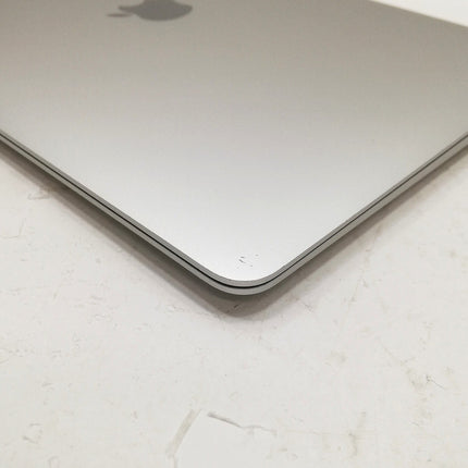 MacBook Air M1 / 13インチ / 2020 / 8GB / 512GB / シルバー / ランク:B / MGNA3J/A / 【中古品管理番号:41317】