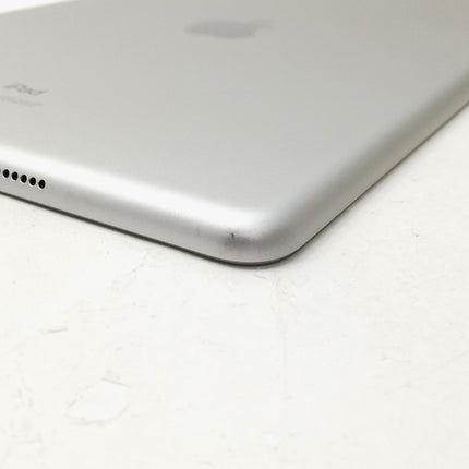 iPad 第8世代 Wi-Fi / 10.2インチ / 2020 / 32GB / シルバー / ランク:C / MYLA2J/A / A2270 【中古品管理番号:41598】