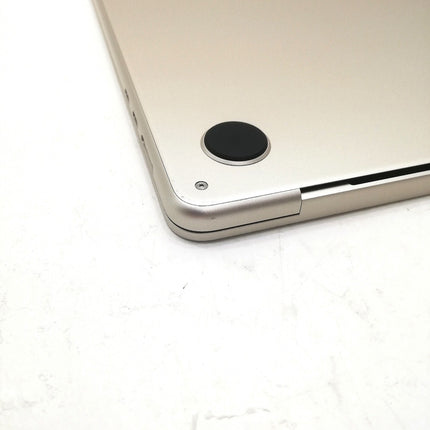MacBook Air M2 / 15インチ / 2023 / 16GB / 1TB / スターライト / ランク:B / MQKV3J/A / 【中古品管理番号:41806】