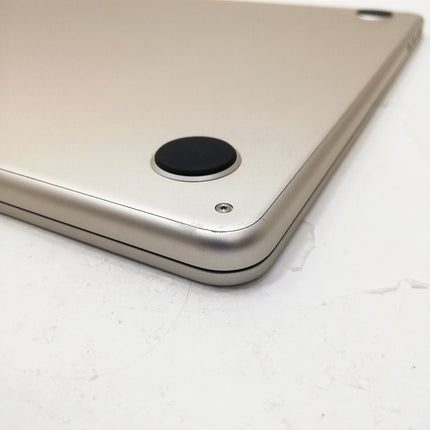 MacBook Air M2 / 15インチ / 2023 / 16GB / 1TB / スターライト / ランク:B / MQKV3J/A / 【中古品管理番号:41806】