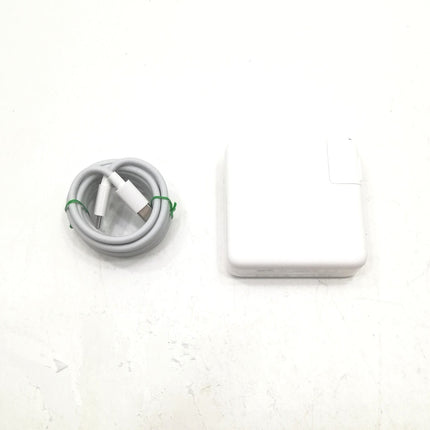 MacBook Pro M2 / 13インチ / 2022 / 8GB / 512GB / スペースグレイ / ランク:C / MNEJ3J/A / 【中古品管理番号:41832】