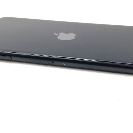 iPhone SE 第3世代 / 2022 / 64GB / ミッドナイト / au版SIMフリー / ランク:B / MMYC3J/A / A2782 【中古品管理番号:42093】