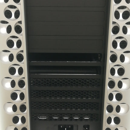 【決算特価！】Mac Pro / 2019 / 96GB / 1TB / シルバー / ランク:C / Z0W3 / 【中古品管理番号:42338】