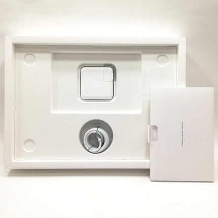 MacBook Pro M5 / 14インチ / 2025 / 16GB / 1TB / シルバー / ランク:A / MDE54J/A / 【中古品管理番号:42445】