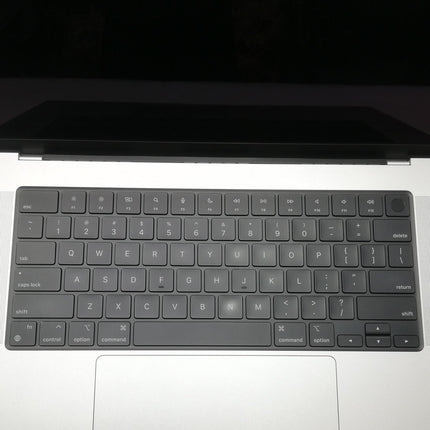 MacBook Pro M1 Pro / 16インチ / 2021 / 32GB / 512GB / シルバー / ランク:B / MK1E3J/A / 【中古品管理番号:42572】