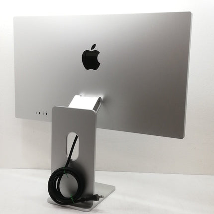Studio Display Nano-textureガラス - 傾きと高さを調整できるスタンド / 27インチ / 2026 / シルバー / ランク:A / MFF04J/A / 【中古品管理番号:42641】