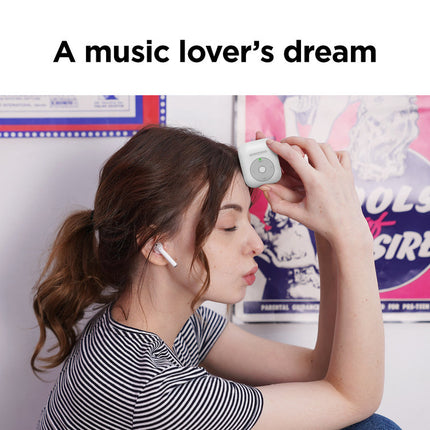 【処分特価セール】AW6 Airpods Case for AirPods 1 & 2 White [EAW6-BA-WH]